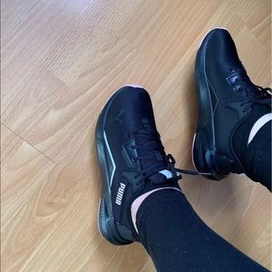 Puma Women's Platnium Shimmer Sneakers